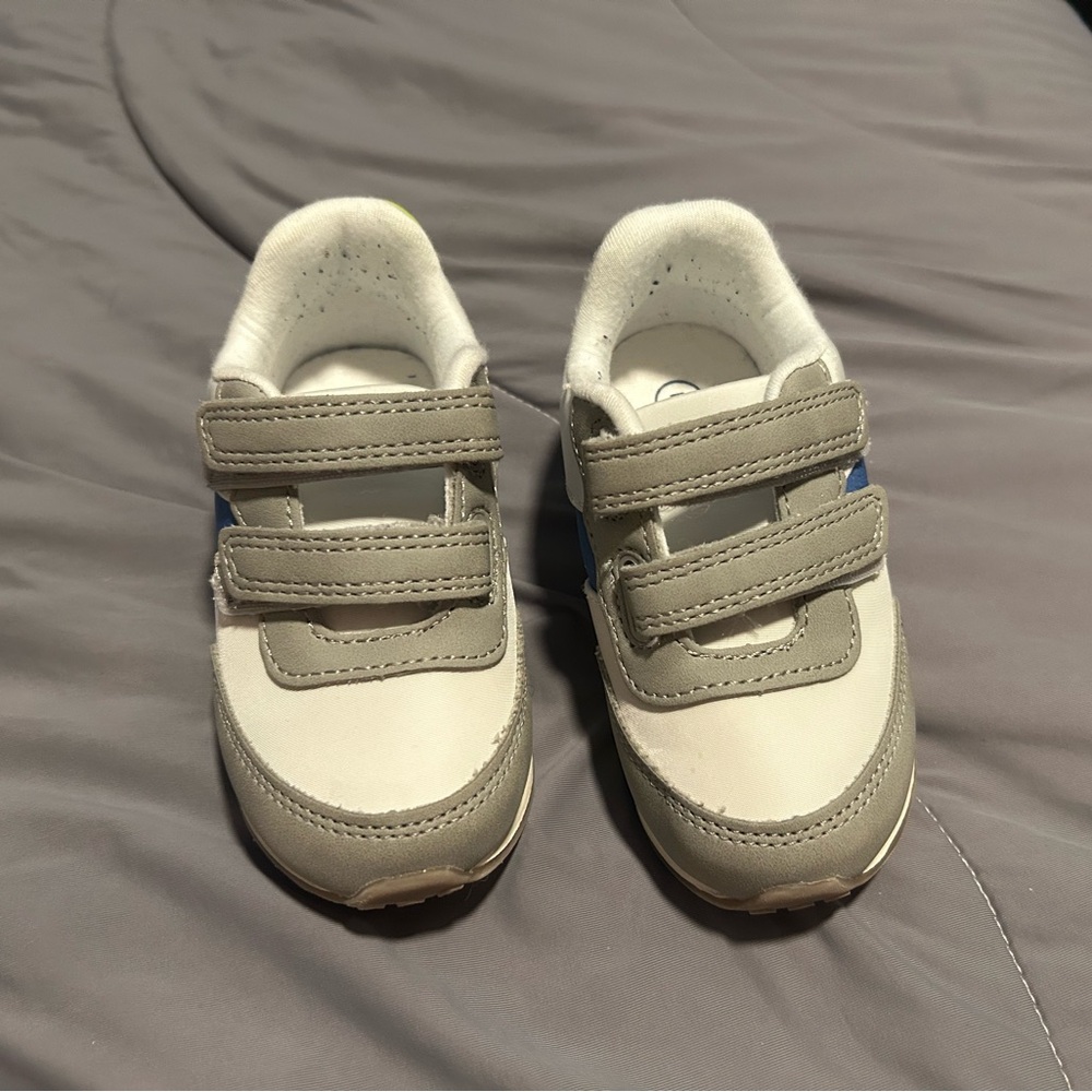 CAT & JACK KIDS SNEAKERS - Picture 3 of 7